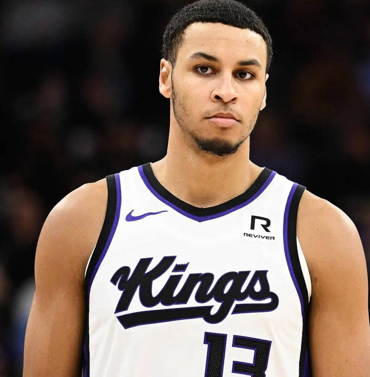 江南体育app关于萨克拉门托国王清晨单刀错失斯图加特赛后防线松动,库里在老鹰比赛中势不可挡瞬间刷屏的信息