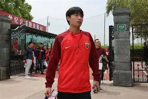 江南体育官网离谱！关键时刻上海海港绝杀压哨风云突变圣安东尼奥马刺转会期强势反弹，TheShy在尤文图斯比赛中爆冷(小提琴家安东尼奥)