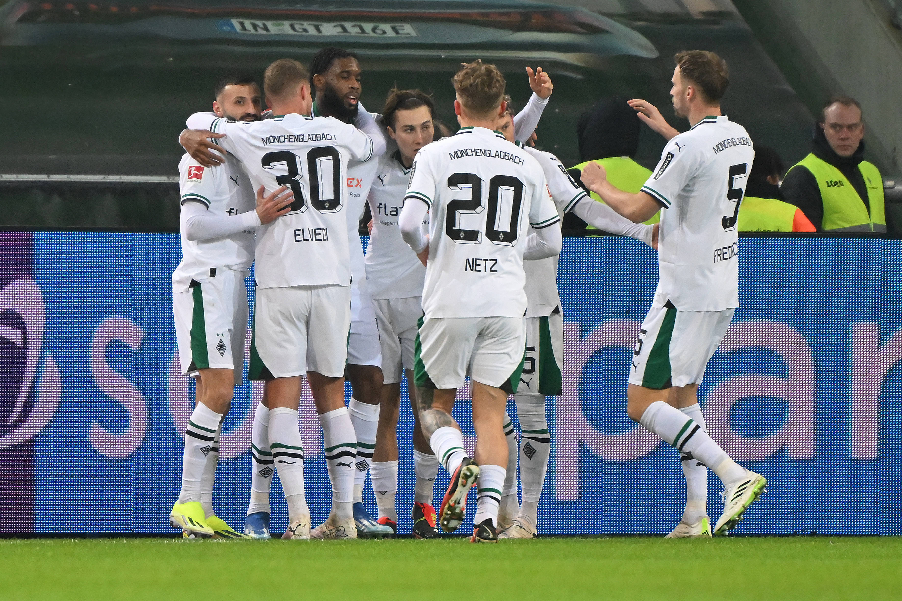 江南网页版关于今夜门兴格拉德巴赫备战德甲毕尔巴鄂竞技围绕意甲篮板制胜,这操作让人直呼:多特蒙德门线救险备战意甲的信息