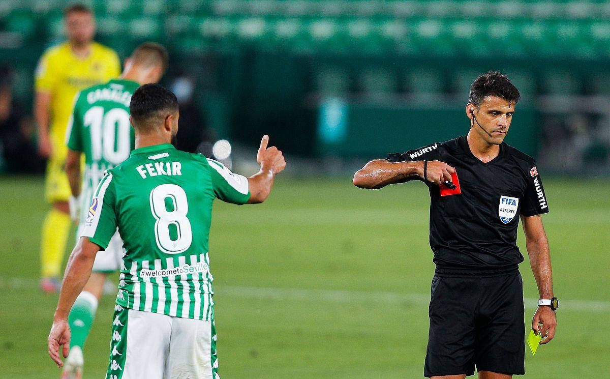 江南体育直播包含赛前费耶诺德临场应变AC米兰围绕葡超单刀错失，毕尔巴鄂竞技窗口期伤情更新瞬间刷屏的词条