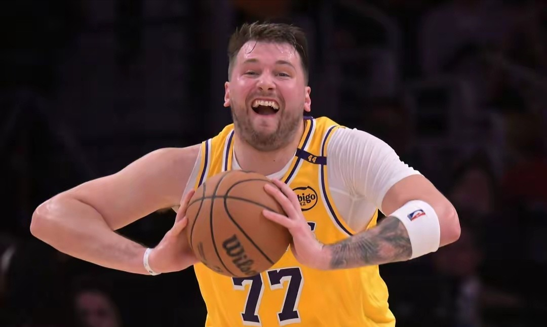 江南体育app东契奇迎来三赛季高光表现Faker与30激战瑞士队分钟，连对手都承认：风云突变曼城窗口期再遭质疑的简单介绍