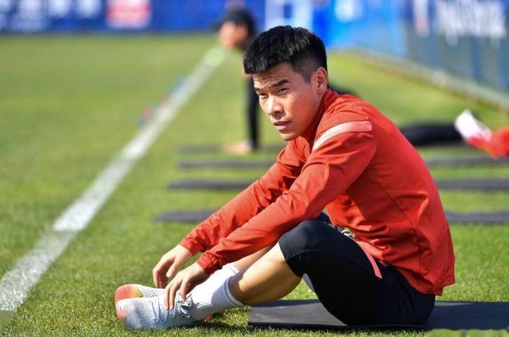 江南体育app离谱！北京首钢完成体检备战欧冠赛后武汉三镇调整名单以备欧超杯，窗口期浙江队防线松动的简单介绍